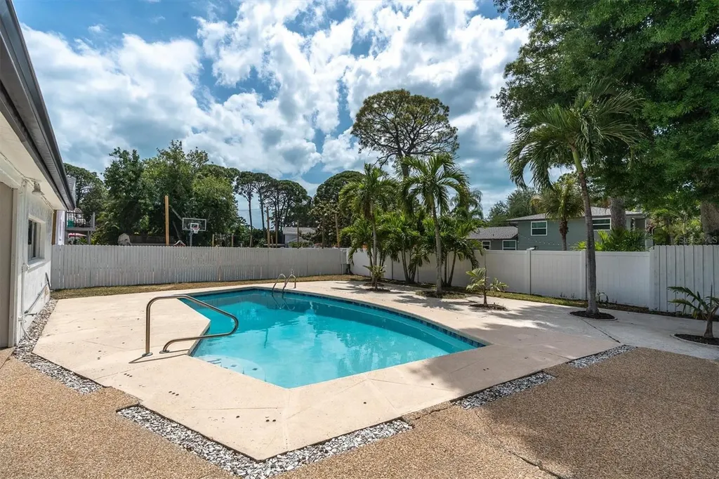 14254 84th Terrace Seminole FL 33776