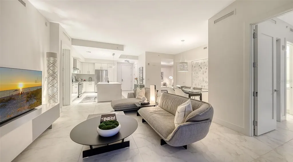 111 S Pineapple Avenue Sarasota FL 34236