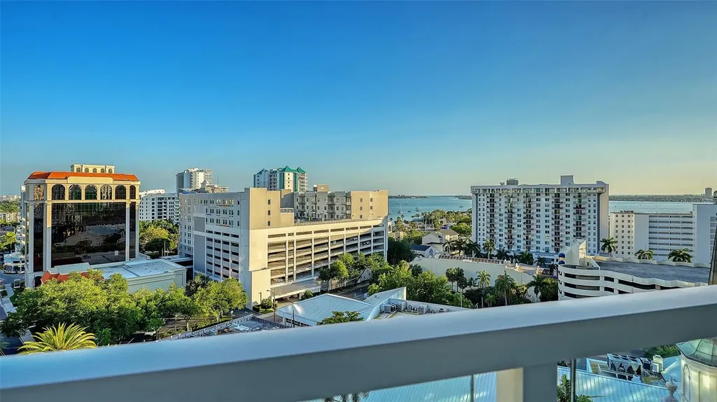 111 S Pineapple Avenue Sarasota FL 34236