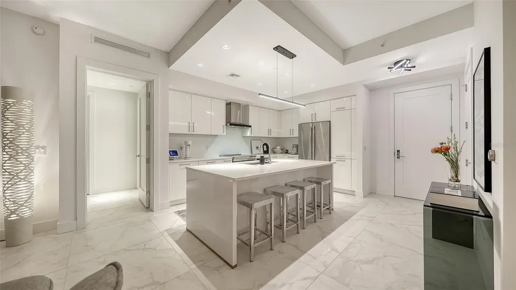 111 S Pineapple Avenue Sarasota FL 34236