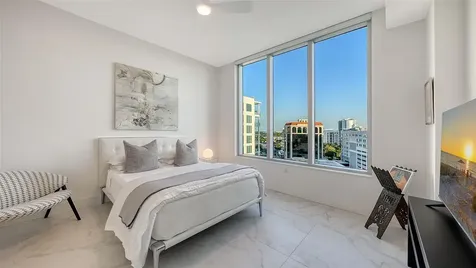 111 S Pineapple Avenue Sarasota FL 34236