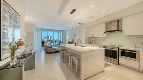 111 S Pineapple Avenue Sarasota FL 34236