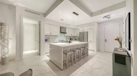 111 S Pineapple Avenue Sarasota FL 34236