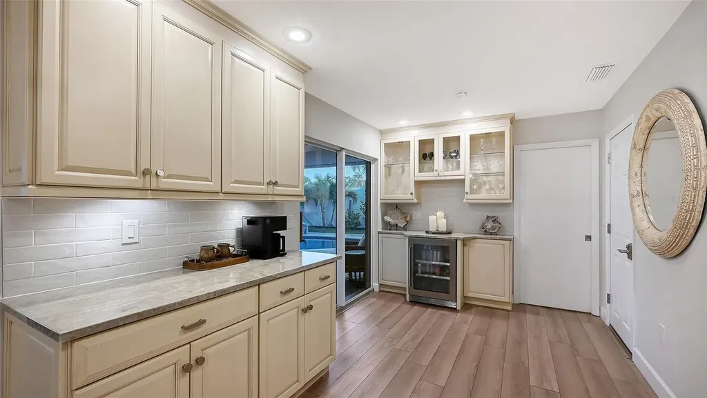 7137 Westmoreland Drive Sarasota FL 34243