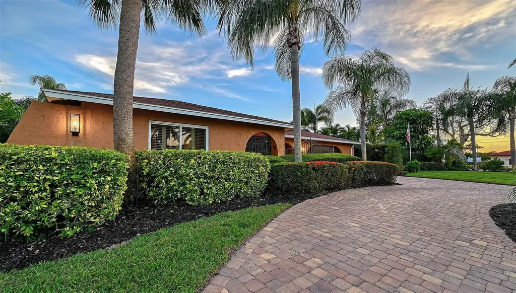 7137 Westmoreland Drive Sarasota FL 34243