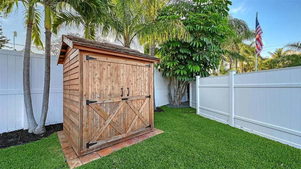 7137 Westmoreland Drive Sarasota FL 34243
