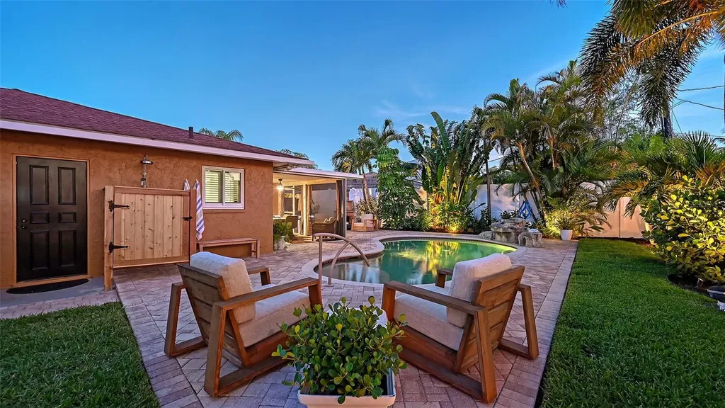 7137 Westmoreland Drive Sarasota FL 34243