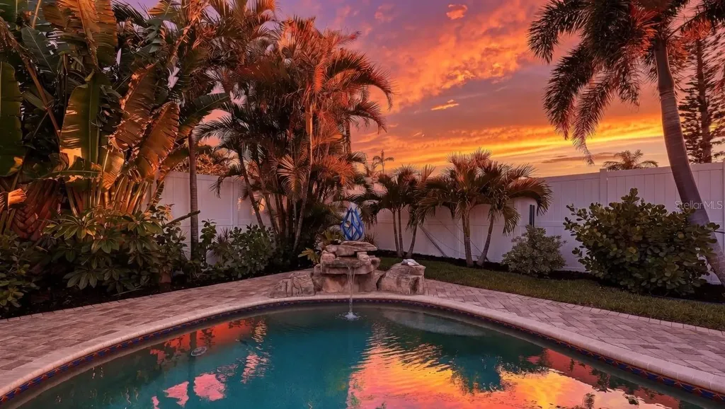 7137 Westmoreland Drive Sarasota FL 34243