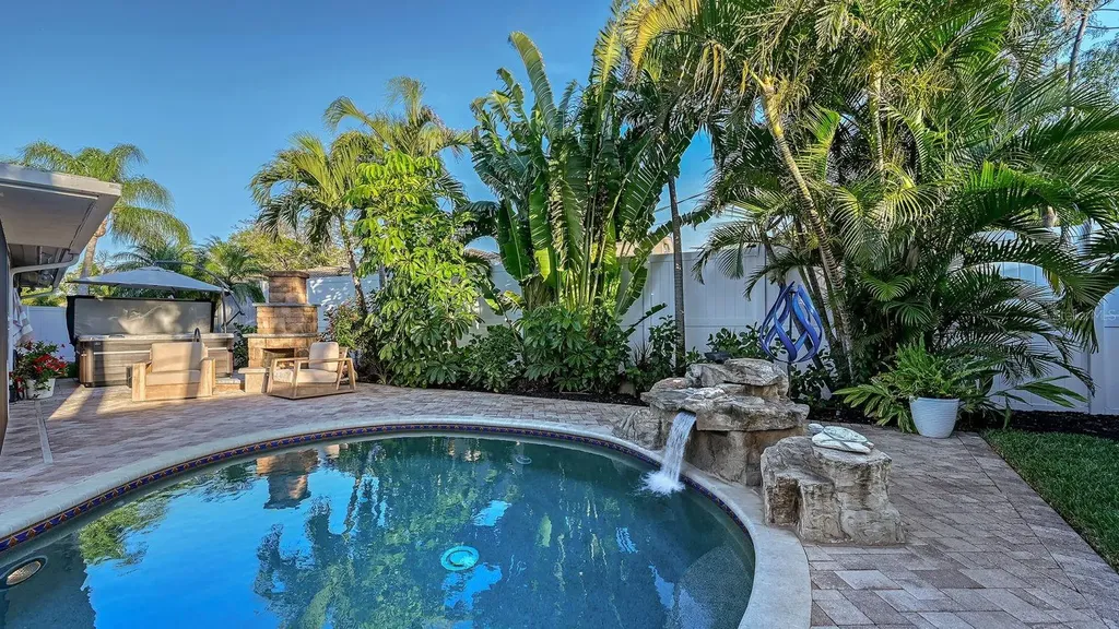 7137 Westmoreland Drive Sarasota FL 34243
