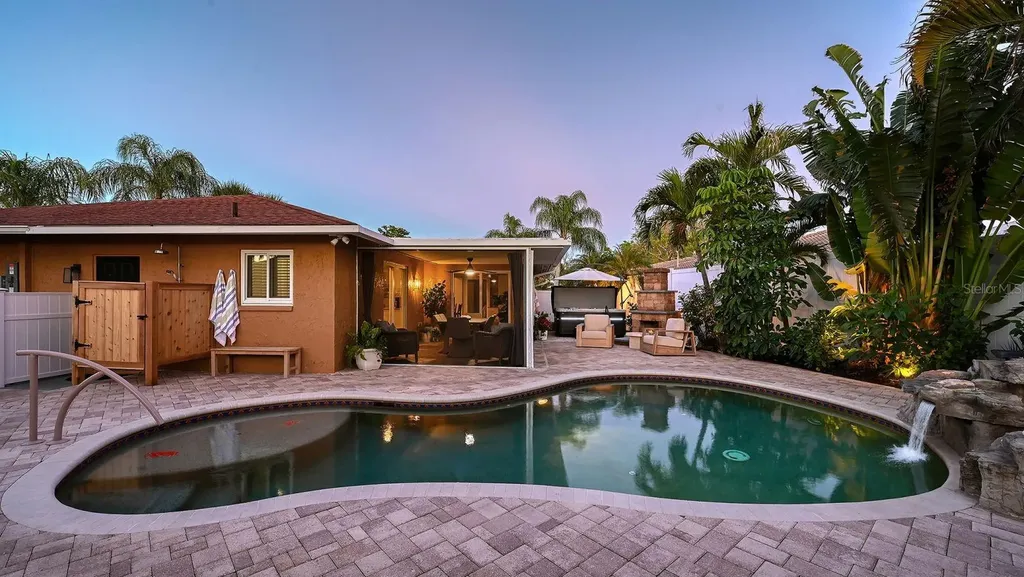 7137 Westmoreland Drive Sarasota FL 34243
