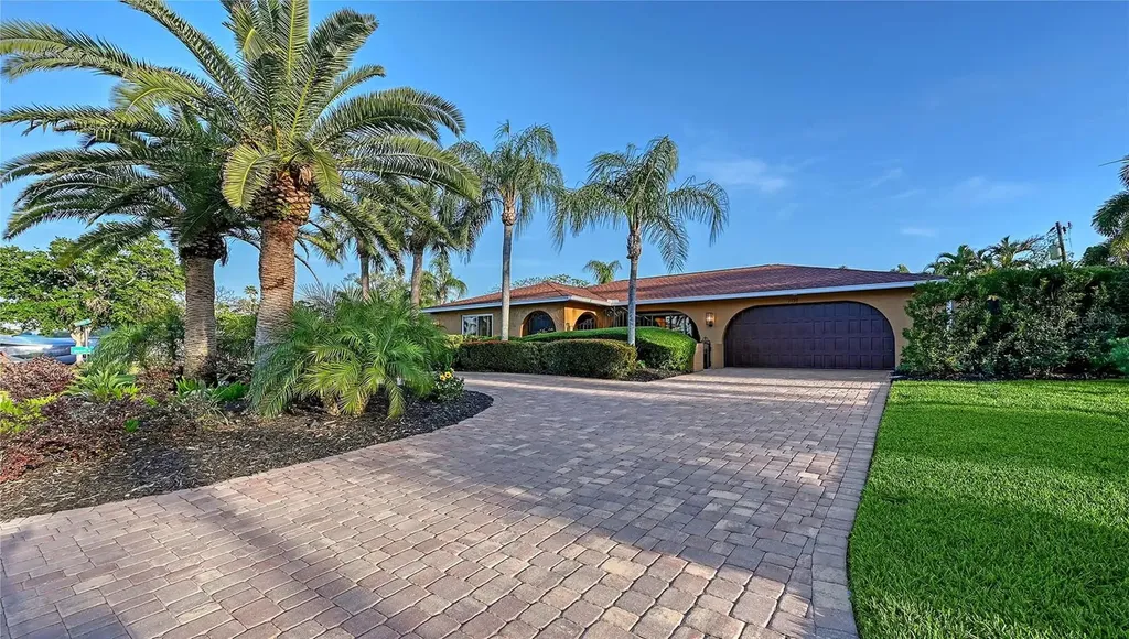 7137 Westmoreland Drive Sarasota FL 34243