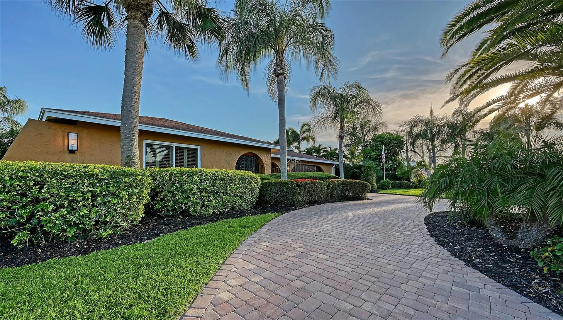 7137 Westmoreland Drive Sarasota FL 34243