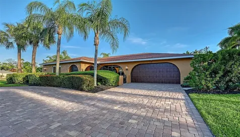 7137 Westmoreland Drive Sarasota FL 34243