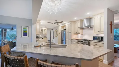 7137 Westmoreland Drive Sarasota FL 34243