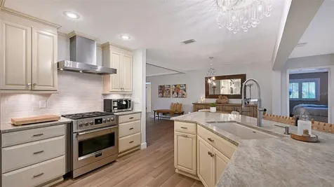 7137 Westmoreland Drive Sarasota FL 34243
