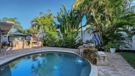 7137 Westmoreland Drive Sarasota FL 34243