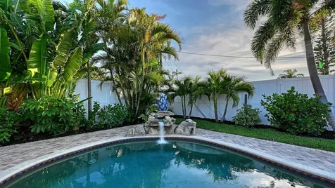7137 Westmoreland Drive Sarasota FL 34243
