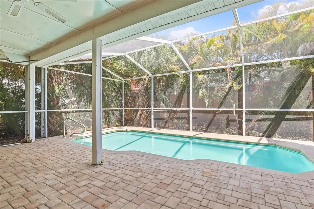 324 Wood Dove Avenue Tarpon Springs FL 34689