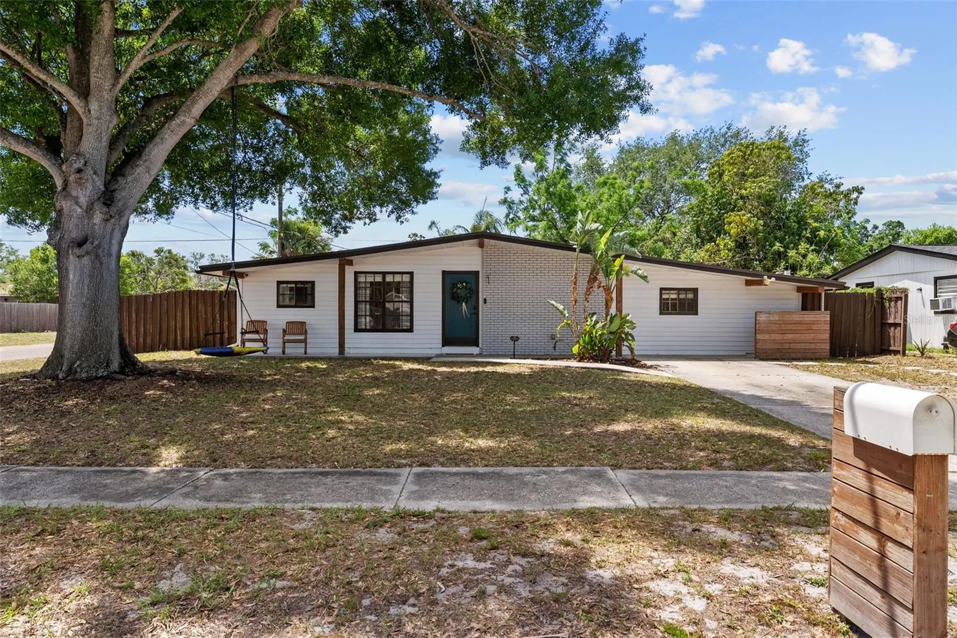 3702 W Tyson Avenue Tampa FL 33611