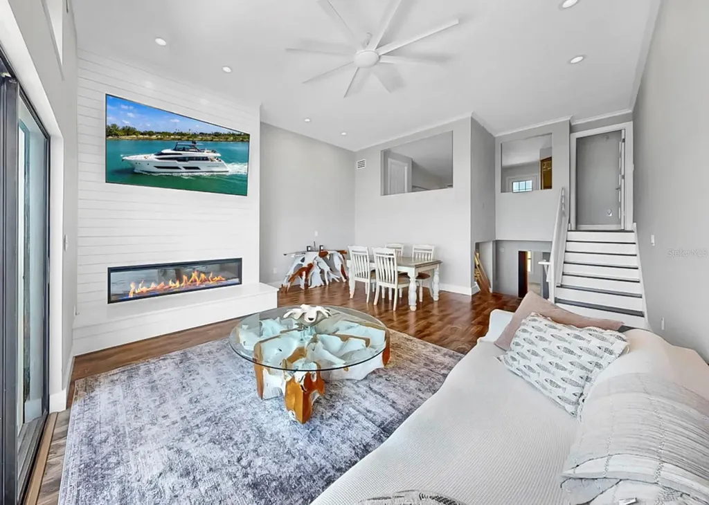6504 Surfside Boulevard Apollo Beach FL 33572