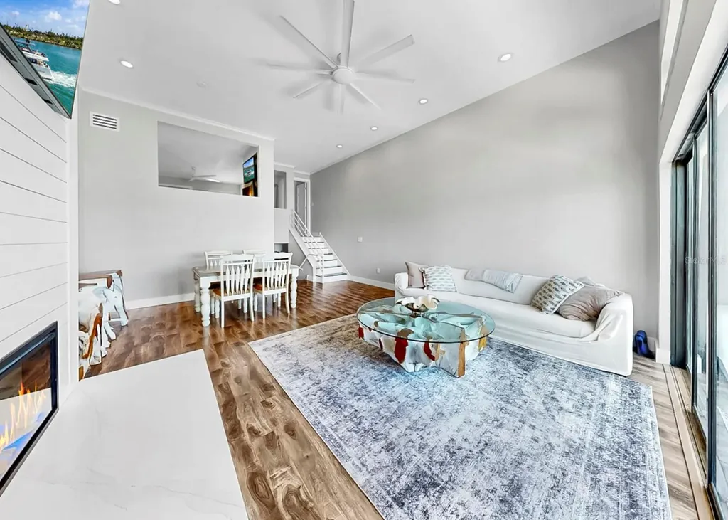 6504 Surfside Boulevard Apollo Beach FL 33572