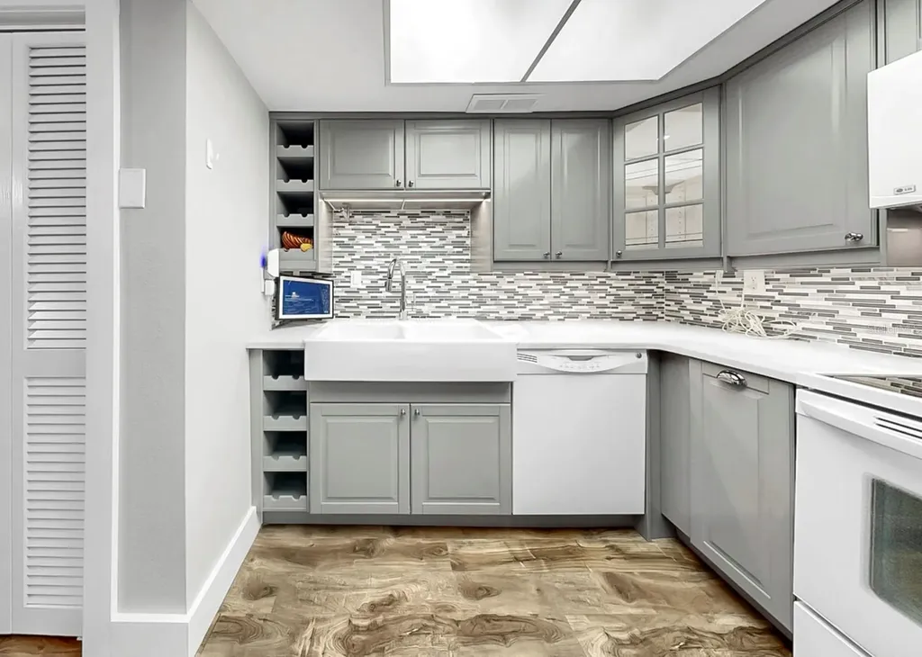 6504 Surfside Boulevard Apollo Beach FL 33572