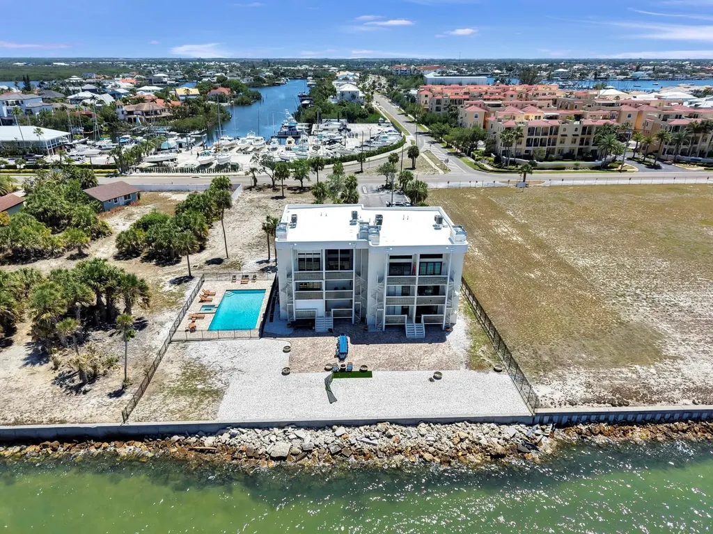 6504 Surfside Boulevard Apollo Beach FL 33572