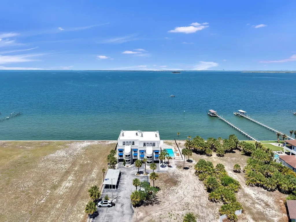 6504 Surfside Boulevard Apollo Beach FL 33572
