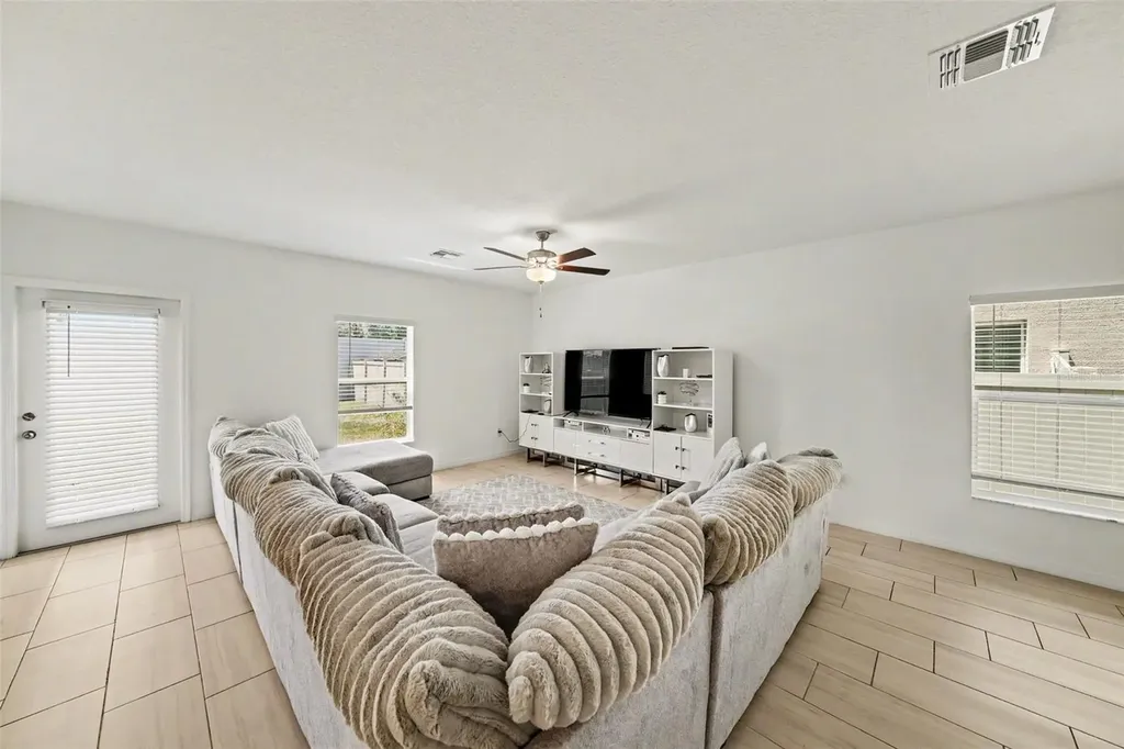 35194 Ackley Trace Zephyrhills FL 33541