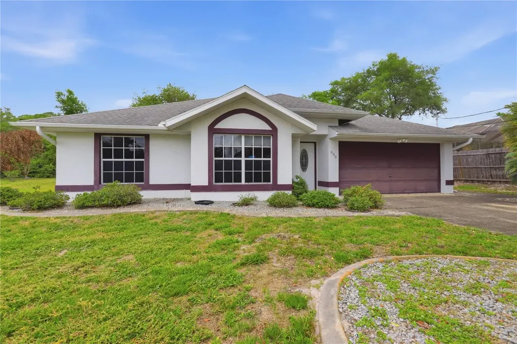 609 N 4th Avenue Deltona FL 32725