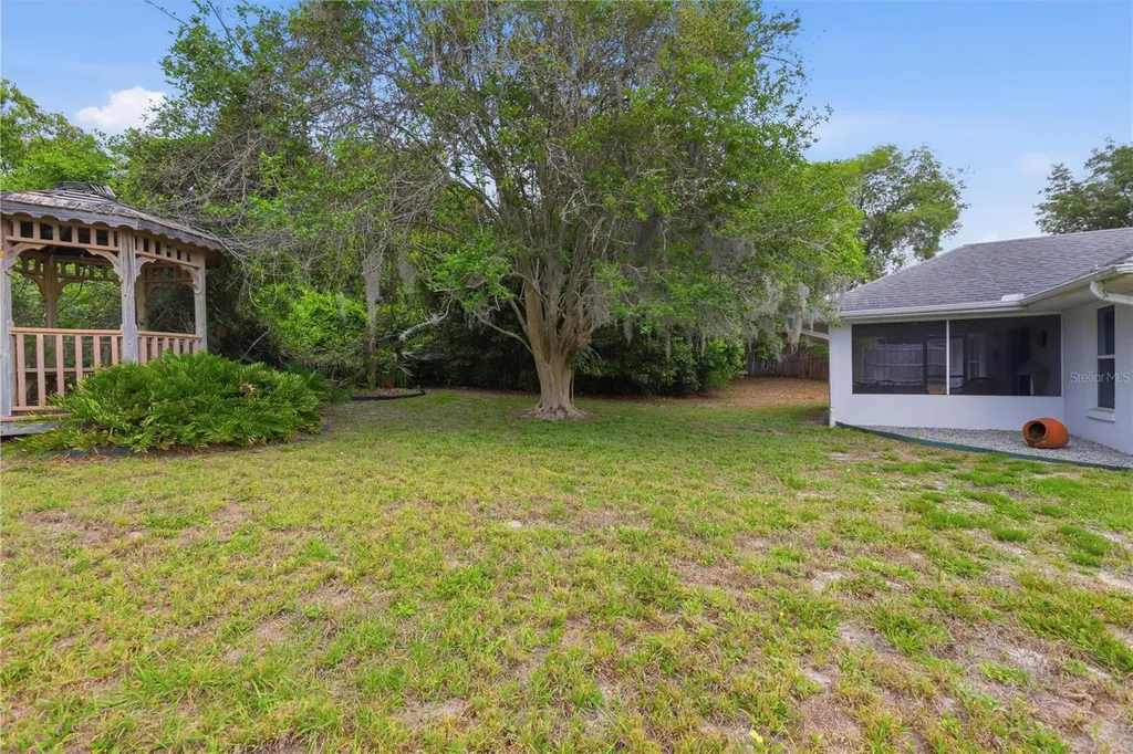 609 N 4th Avenue Deltona FL 32725