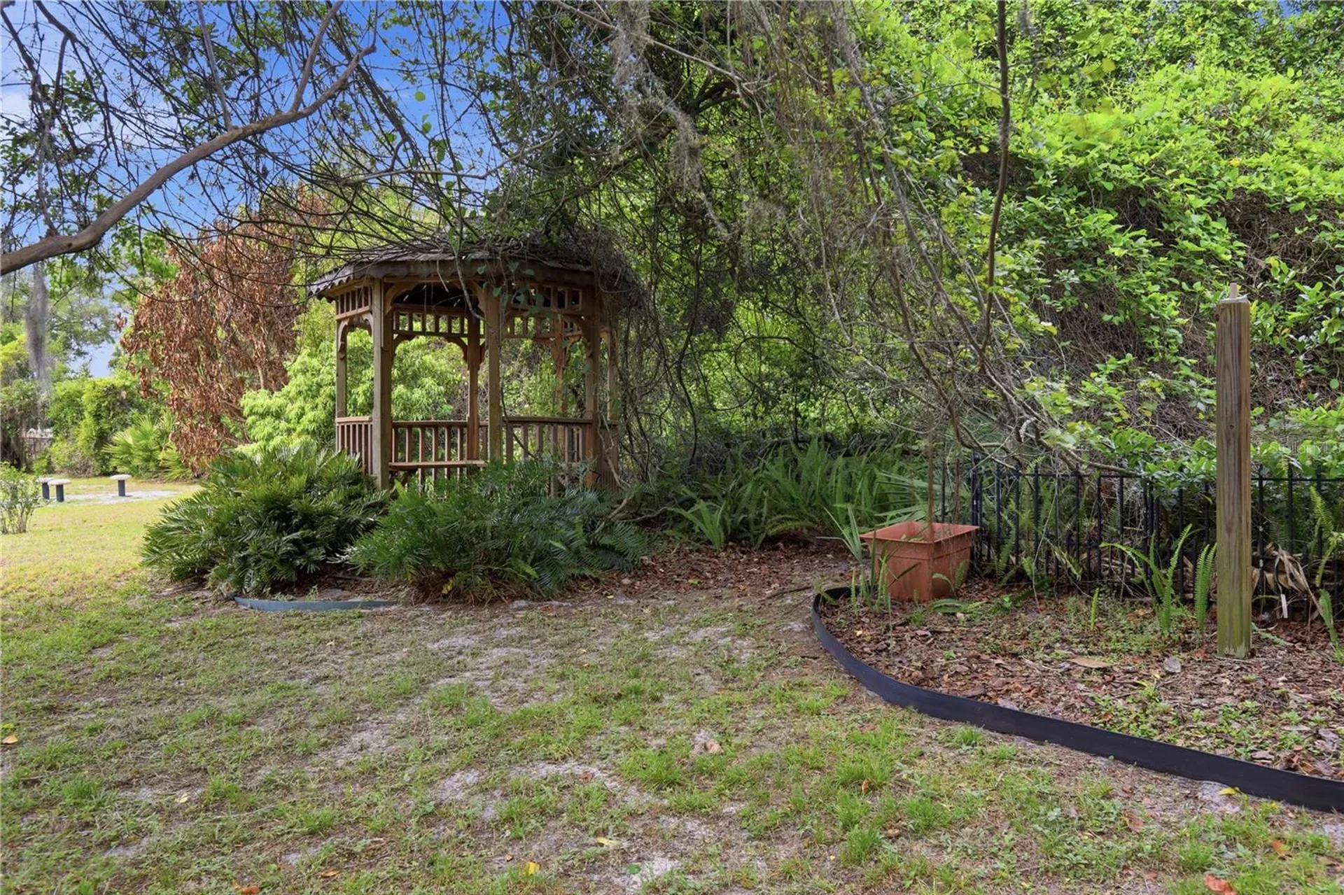 609 N 4th Avenue Deltona FL 32725