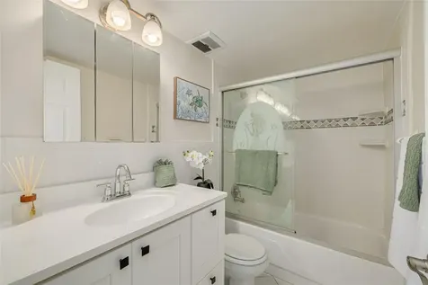 250 126th Avenue Treasure Island FL 33706