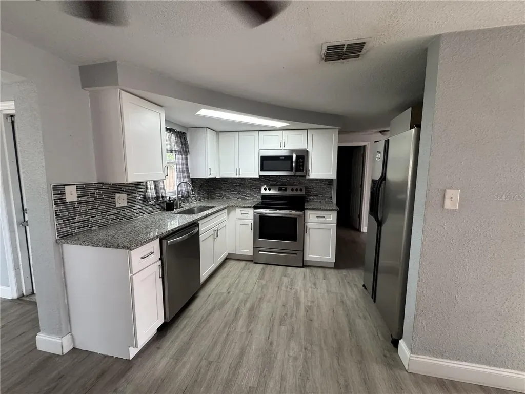 1435 Whitehall Lane Holiday FL 34691