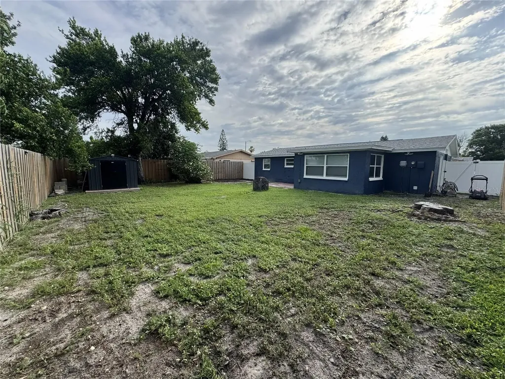 1435 Whitehall Lane Holiday FL 34691