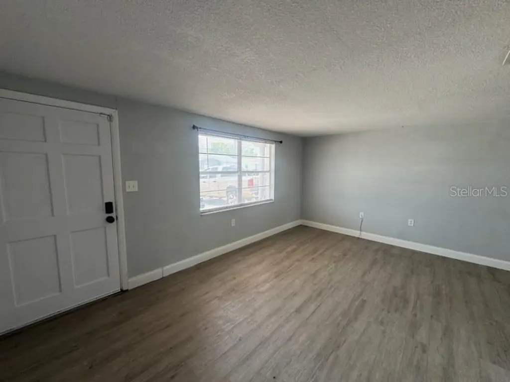 1435 Whitehall Lane Holiday FL 34691