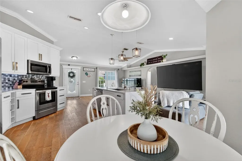 1730 Canoe Drive Lutz FL 33559
