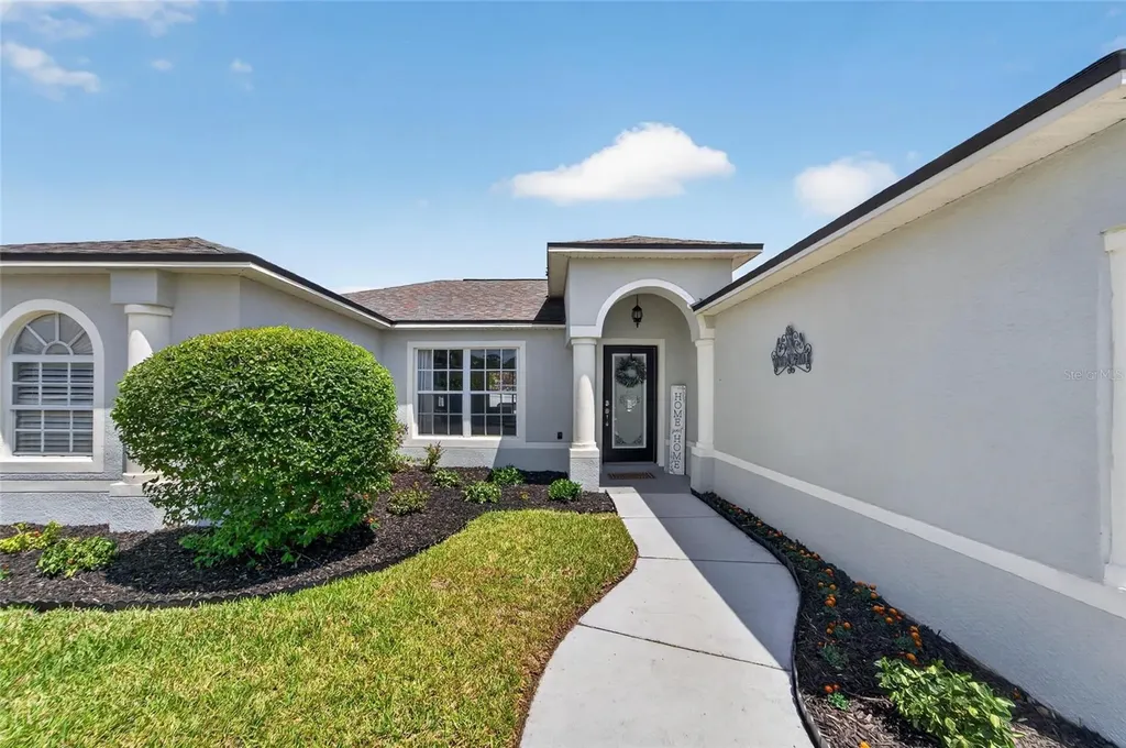 1730 Canoe Drive Lutz FL 33559