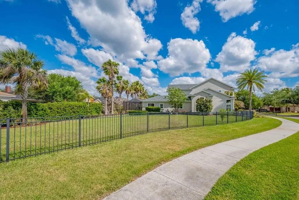 5917 Alana Leigh Place Lithia FL 33547