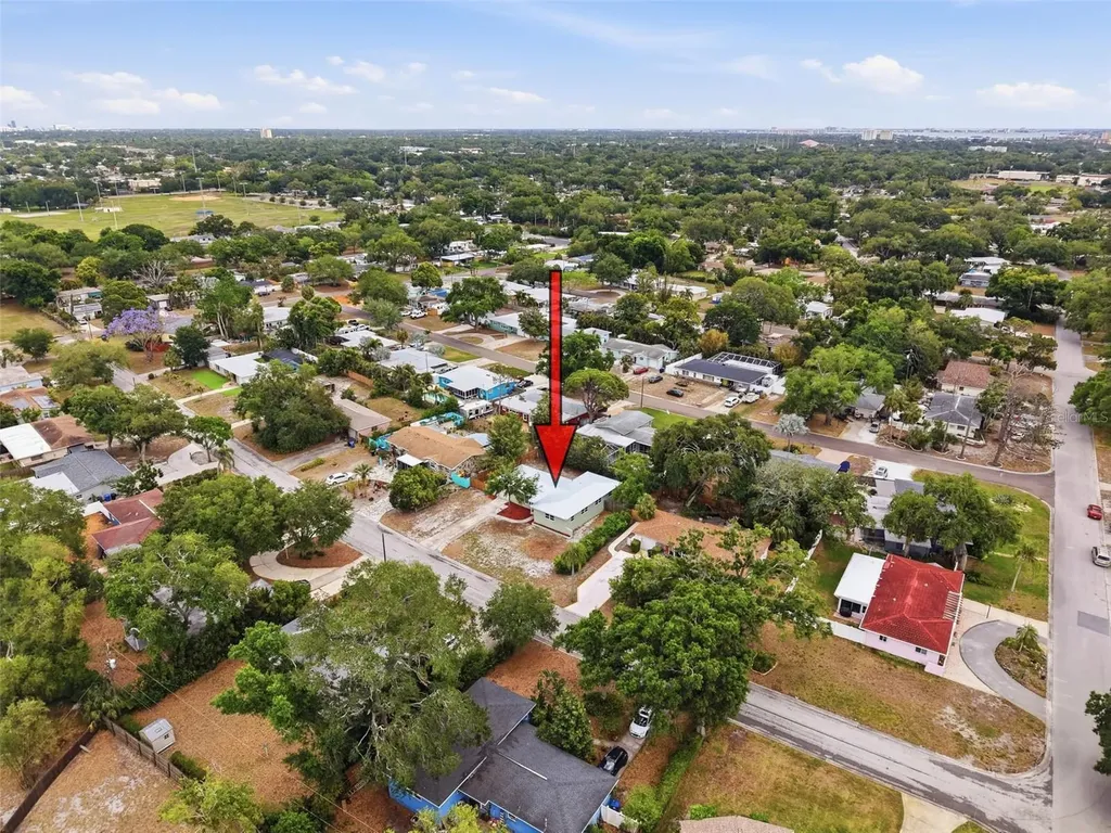 7648 15th Avenue N St Petersburg FL 33710