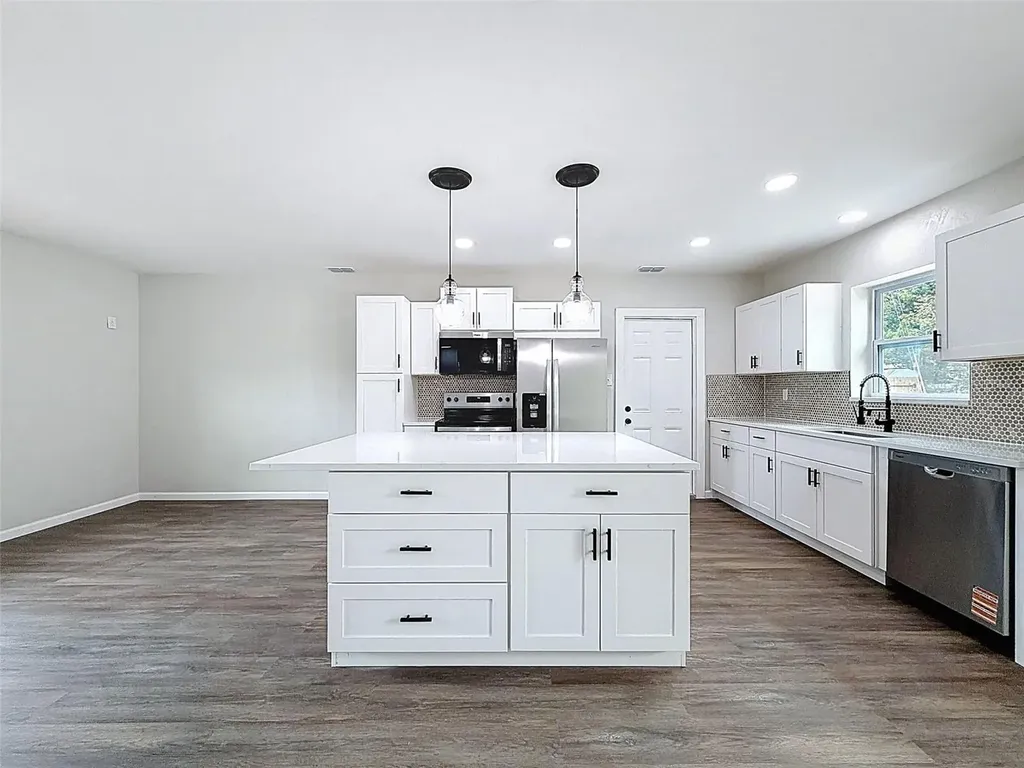 7648 15th Avenue N St Petersburg FL 33710