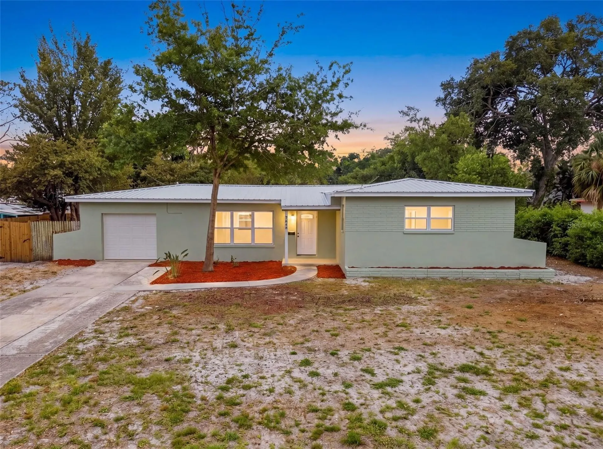 7648 15th Avenue N St Petersburg FL 33710