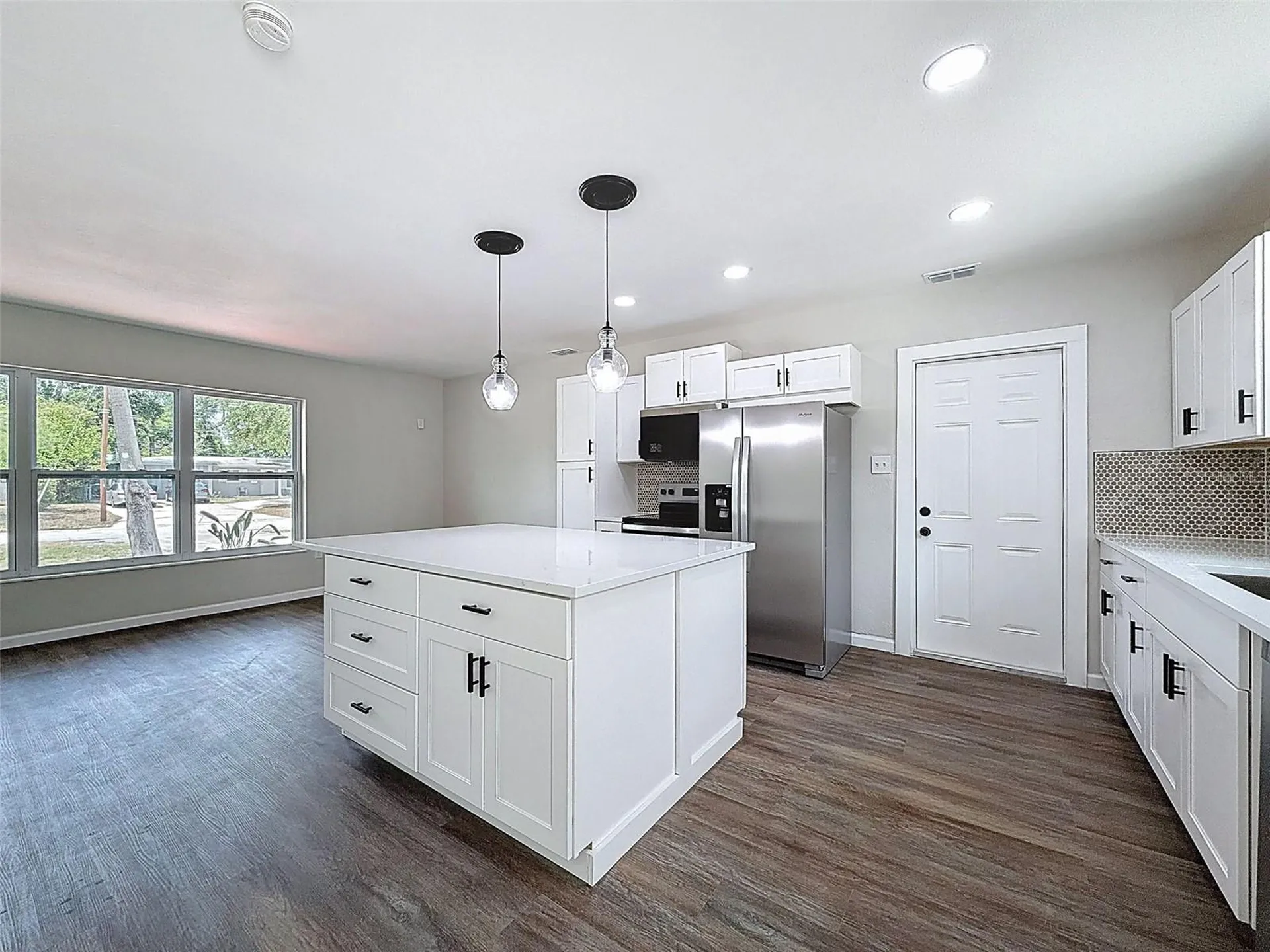 7648 15th Avenue N St Petersburg FL 33710