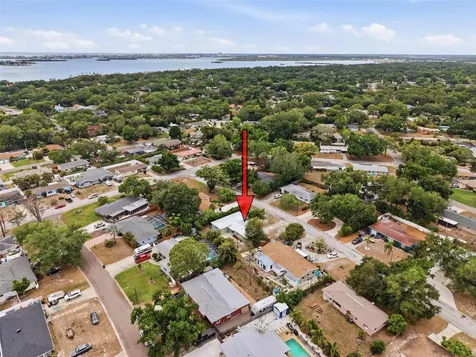 7648 15th Avenue N St Petersburg FL 33710