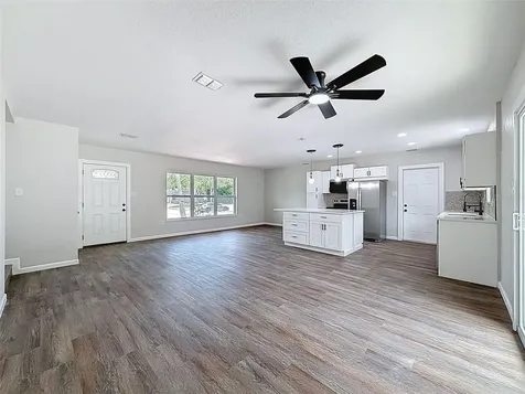 7648 15th Avenue N St Petersburg FL 33710