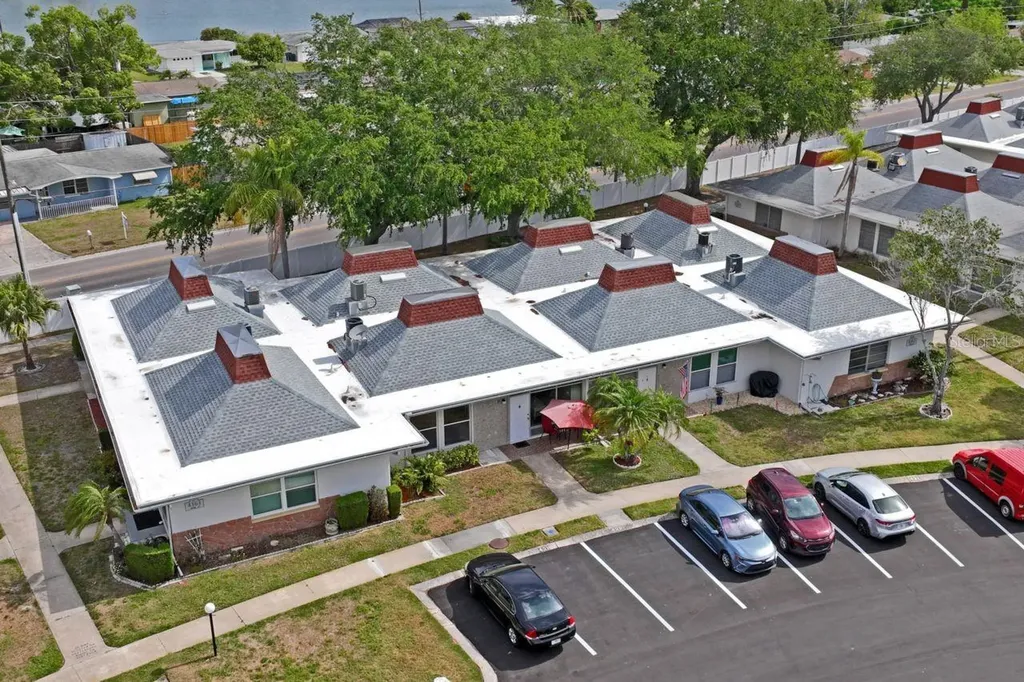 4363 Tahitian Gardens Circle Holiday FL 34691