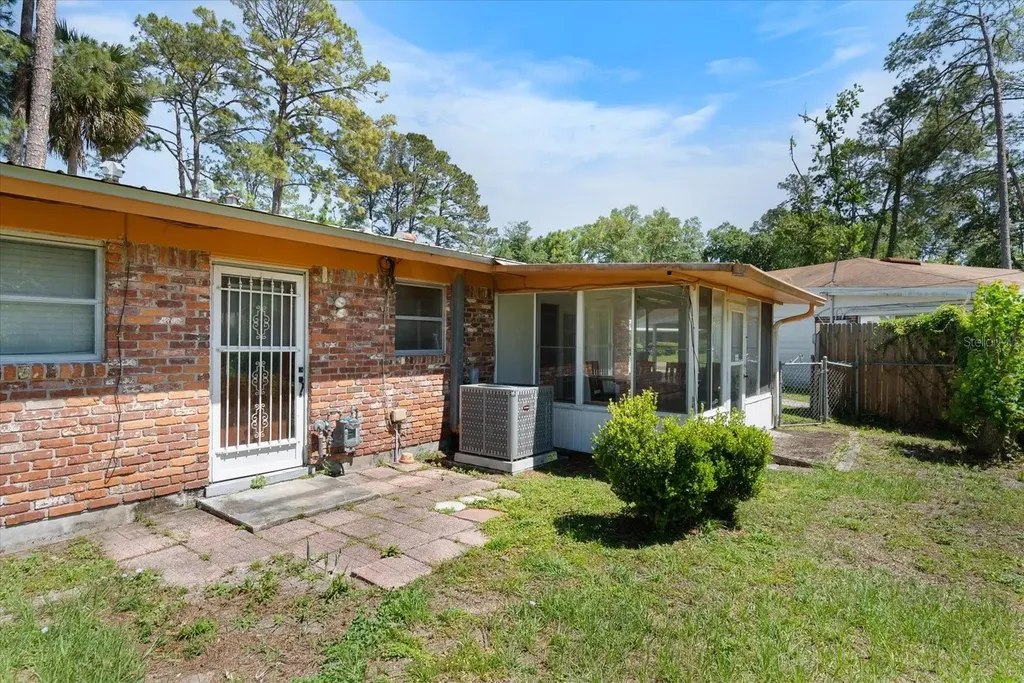 2214 NE 17th Terrace Gainesville FL 32609