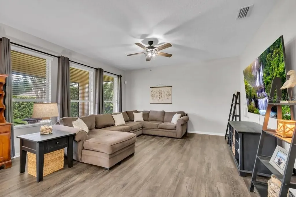 5119 Sanderling Ridge Drive Lithia FL 33547