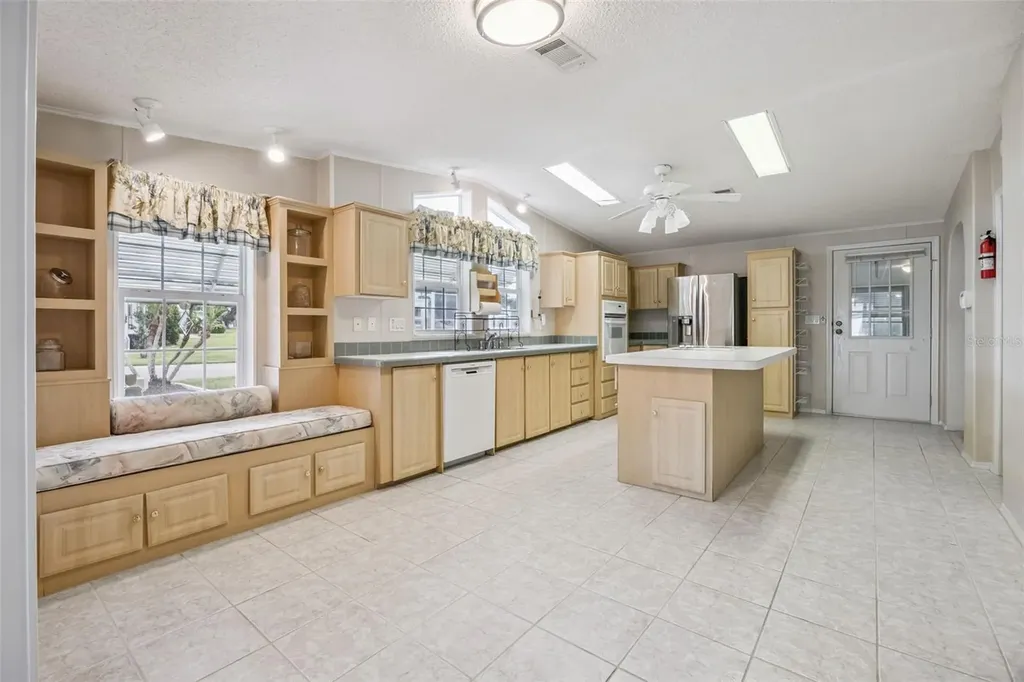 5274 Island View Circle N Polk City FL 33868