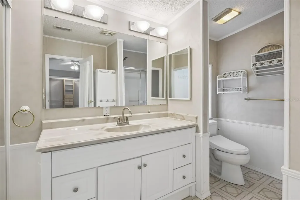 5274 Island View Circle N Polk City FL 33868